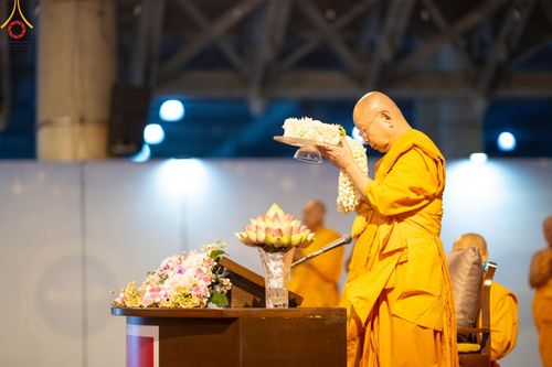 ภาพ No.170384:พิธีฉลองชัยสวดมนต์บทธัมมจักกัปปวัตตนสูตร ครบ 6,881,000,000 จบ ณ มหารัตนวิหารคด วัดพระธรรมกาย วันศุกร์ที่ 15 พฤศจิกายน พ.ศ. 2567 (วันเพ็ญ 15 ค่ำ เดือน 12)