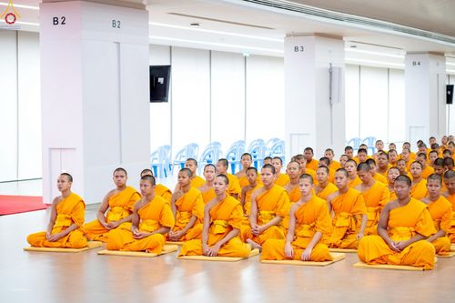 ภาพ No.246497:วันที่ 17 กันยายน พ.ศ. 2568 พิธีรับดวงแก้วนักเรียนบาลี "ดวงแก้วยกชั้นให้ลั่นจักรวาล" ณ ห้องเทวสภา วัดพระธรรมกาย