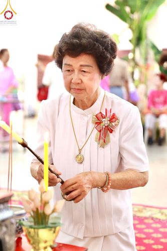 ภาพ No.183373:พิธีทอดกฐิน ณ วัดไทรม้าเหนือ จ.นนทบุรี ในโครงการทอดกฐินสามัคคีทั่วไทย 30,000 วัด บูชาธรรม 80 ปี หลวงพ่อธัมมชโย โดยคณะศิษยานุศิษย์วัดพระธรรมกาย วันที่ 23 ตุลาคม พ.ศ. 2567