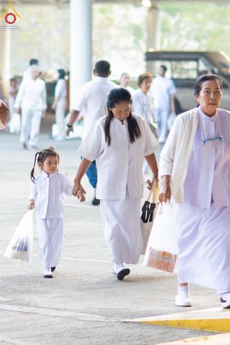 ภาพ No.126469:พิธีตักบาตร ในวันอาทิตย์ต้นเดือนที่ 3 มีนาคม พ.ศ. 2567 ณ บ้านแก้วเรือนทองคุณยายฯ วัดพระธรรมกาย