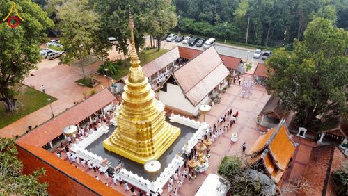 ภาพ No.275815:วันพุธที่ 3 ธันวาคม พ.ศ. 2568 พิธีบรรพชาอุปสมบท โครงการอุปสมบทบูชาธรรมมหาปูชนียาจารย์ ศูนย์อบรม : ศูนย์ส่งเสริมศีลธรรม จ.พะเยา ณ โบราณสถานพระธาตุจอมทอง และ โบสถ์กลางน้ำ วัดพระธาตุศรีโคมคำ อำเภอเมือง จังหวัดพะเยา