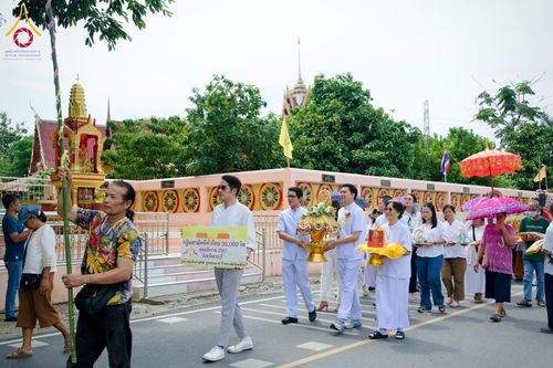 ภาพ No.181609:พิธีทอดกฐิน ณ วัดบ่อพระอินทร์ ต.สร่างโศก อ.บ้านหมอ จ.สระบุรี ในโครงการทอดกฐินสามัคคีทั่วไทย 30,000 วัด บูชาธรรม 80 ปี หลวงพ่อธัมมชโย โดยคณะศิษยานุศิษย์วัดพระธรรมกาย วันที่ 27 ตุลาคม พ.ศ. 2567