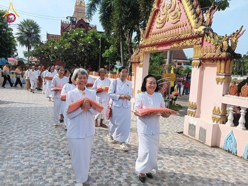 ภาพ No.183121:พิธีทอดกฐิน ณ วัดบ้านตะโคง จ.บุรีรัมย์  ในโครงการทอดกฐินสามัคคีทั่วไทย 30,000 วัด บูชาธรรม 80 ปี หลวงพ่อธัมมชโย โดยคณะศิษยานุศิษย์วัดพระธรรมกาย วันที่ 26 ตุลาคม พ.ศ. 2567