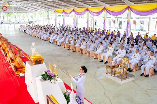 ภาพ No.138915:กิจกรรมเฉลิมพระเกียรติ สมเด็จพระนางเจ้าฯ พระบรมราชินี เนื่องในโอกาสวันเฉลิมพระชนมพรรษา พิธีเจริญพระพุทธมนต์ , ทำบุญตักบาตรพระสงฆ์ ถวายพระราชกุศล , พิธีถวายเครื่องราชสักการะ , และพิธีจุดเทียนถวายพระพรชัยมงคล วันที่ 3 มิถุนายน พ.ศ. 2567 ณ อาคารโถงช้าง วัดพ