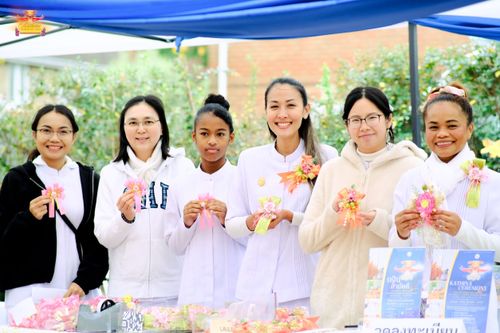 ภาพ No.169342:พิธีทอดกฐินสามัคคี เพื่อสนับสนุนการเผยแผ่พระพุทธศาสนาวิชชาธรรมกาย ณ วัดพระธรรมกายลอนดอน สหราชอาณาจักร วันอาทิตย์ที่ 20 ตุลาคม พ.ศ. 2567