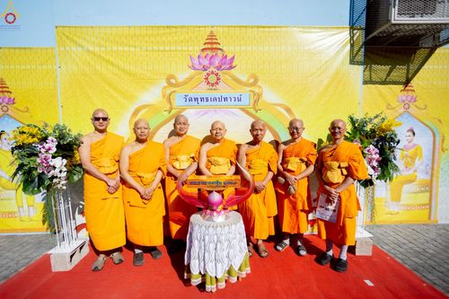 ภาพ No.270363:วันอาทิตย์ที่ 19 ตุลาคม พ.ศ. 2568 พิธีทอดกฐินสามัคคี เพื่อสถาปนากุฏิสงฆ์  น้อมถวายเป็นพุทธบูชาและบูชาธรรม แด่หลวงพ่อธัมมชโย ณ วัดพุทธเคปทาวน์  ประเทศสาธารณรัฐแอฟริกาใต้