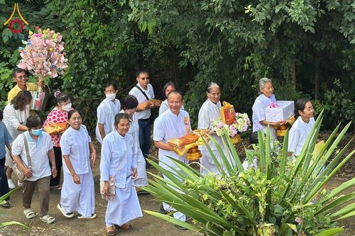 ภาพ No.182496:พิธีทอดกฐิน ณ วัดทุ่งมะกอก จ.สุพรรณบุรี  ในโครงการทอดกฐินสามัคคีทั่วไทย 30,000 วัด บูชาธรรม 80 ปี หลวงพ่อธัมมชโย โดยคณะศิษยานุศิษย์วัดพระธรรมกาย วันที่ 10 พฤศจิกายน พ.ศ. 2567