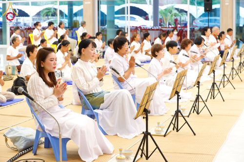 ภาพ No.129203:พิธีถวายภัตตาหารเป็นสังฆทาน แด่คณะพระธรรมยาตราฯ ในโครงการธรรมยาตราอัญเชิญพระบรมสารีริกธาตุ  ประดิษฐาน ณ มหารัตนเจดีย์สิริปทุมสวรรค์ อ.บางกล่ำ จ.สงขลา วันที่ 11 มีนาคม พ.ศ. 2567