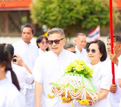 ภาพ No.264943:วันที่ 23 ตุลาคม พ.ศ. 2568 พิธีทอดกฐินสามัคคีทั่วไทย 30,000 วัด โดยคณะศิษยานุศิษย์ บูชาธรรม 81 ปี หลวงพ่อธัมมชโย ณ วัดจุฬามุนี อำเภอโพธิ์ทอง จังหวัดอ่างทอง