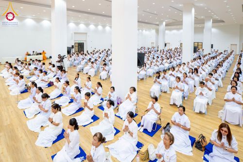 ภาพ No.221813:โครงการปฏิบัติธรรมอบรมศีลธรรม “บวชอุบาสิกาแก้ว” ถวายเป็นพระราชกุศลแด่พระบาทสมเด็จพระเจ้าอยู่หัว เนื่องในโอกาสมหามงคล “วันฉัตรมงคล”  ระหว่างวันที่ 2 – 4 พฤษภาคม 2568  ณ อาคาร 115 ปี คุณยายอาจารย์ฯ