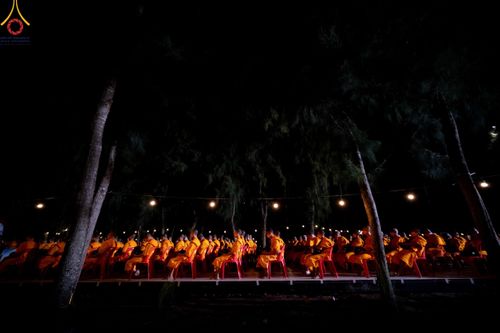 ภาพ No.107329:พิธีตักบาตรพระธรรมยาตราฯ ในโครงการธรรมยาตรากตัญญูบูชา มหาปูชนียาจารย์ พระมงคลเทพมุนี(สด จนฺทสโร) พระผู้ปราบมาร ปีที่ 12 ณ อนุสรณ์สถานมหาวิหารพระมงคลเทพมุนี อ.สองพี่น้อง จ.สุพรรณบุรี วันที่ 7 มกราคม พ.ศ. 2567