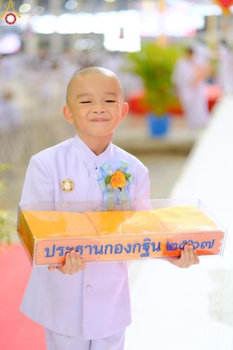 ภาพ No.167656:พิธีทอดกฐิน และ พิธีกรานกฐิน ในวันอาทิตย์ที่ 3 พฤศจิกายน พ.ศ. 2567 ณ วัดพระธรรมกาย จ.ปทุมธานี