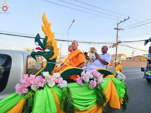 ภาพ No.102170:พิธีบรรพชาธรรมทายาท ในโครงการอุปสมบทหมู่ รุ่นบูชาธรรมมหาปูชนียาจารย์ ศูนย์ปฏิบัติธรรมหนองบัวลำภู ณ วัดสว่างอารมณ์ อ.ศรีบุญเรือง จ.หนองบัวลำภู วันที่ 10 ธันวาคม พ.ศ. 2566