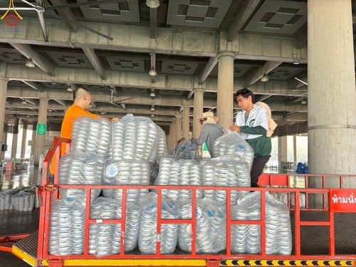 ภาพ No.59593:V.39 ทุ่มสุดใจ ธรรมชัย 80 ปี การเตรียมงาน การปฏิบัติงาน ของเจ้าหน้าที่หน่วยงานต่างๆ เพื่อพิธีฉลองอายุวัฒนมงคล 80 ปี หลวงพ่อธัมมชโย และรับถวายมหาสังฆทาน 10,000 กว่าวัดทั่วประเทศ ในวันคุ้มครองโลก จันทร์ที่ 22 เมษายน พ.ศ. 2567