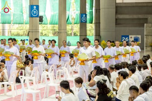 ภาพ No.230672:วันที่ 29 มิถุนายน พ.ศ.2568 พิธีตัดปอยผมและปลงผมนาคธรรมทายาท โครงการบรรพชาอุปสมบทหมู่ รุ่นเข้าพรรษา ณ วิหารคด วัดพระธรรมกาย