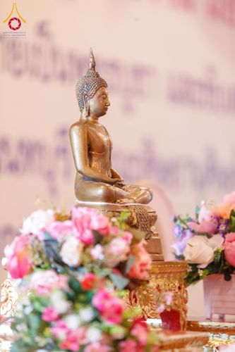 ภาพ No.197309:พิธีเจริญพระพุทธมนต์ ปฏิบัติธรรม มอบทุนการศึกษา ถวายสังฆทาน 108 วัด เพื่อถวายเป็นพุทธบูชา และขับเคลื่อนโครงการหมู่บ้านรักษาศีล 5 โดยคณะสงฆ์จังหวัดนนทบุรี คณะศิษยานุศิษย์วัดพระธรรมกาย โครงการธรรมยาตรา ปีที่ 13 ณ วัดตะเคียน อ.บางกรวย จ.นนทบุรี