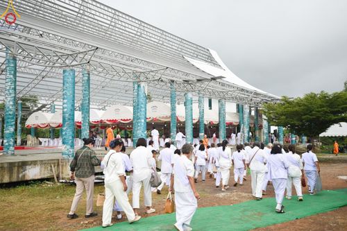 ภาพ No.158065:พิธีทอดผ้าป่า ติดตั้งแผ่นสิริฉะทะนะรัสมี(หลังคา) อาคาร 80 ปี หลวงพ่อธัมมชโย วันอาทิตย์ที่ 22 กันยายน พ.ศ. 2567 ณ ศูนย์ปฏิบัติธรรมวิหารแดง อ.วิหารแดง จ.สระบุรี