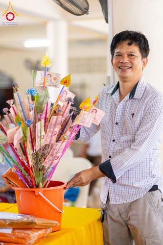 ภาพ No.171660:พิธีทอดกฐิน ณ วัดมหาโพธิ์ จ.ลพบุรี ในโครงการกฐินสามัคคีทั่วไทย 30,000 วัด บูชาธรรม 80 ปี หลวงพ่อธัมมชโย โดยคณะศิษยานุศิษย์วัดพระธรรมกาย วันที่ 27 ตุลาคม พ.ศ. 2567