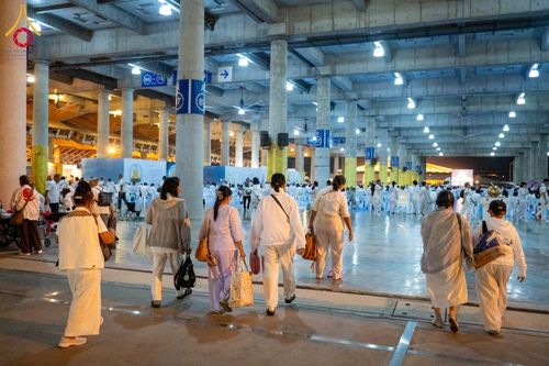 ภาพ No.187574:พิธีฉลองชัยสวดมนต์บทธัมมจักกัปปวัตนสูตร 7,000,000,000 จบ และพิธีสวดมนต์ข้ามปี วันที่ 31 ธันวาคม พ.ศ. 2567 ถึงวันที่ 1 มกราคม พ.ศ. 2568 ณ มหารัตนวิหารคด วัดพระธรรมกาย จ.ปทุมธานี