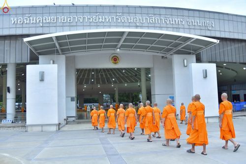 ภาพ No.247336:วันจันทร์ที่ 22 กันยายน พ.ศ. 2568 (วันพระ แรม 15 ค่ำ เดือน 10) พิธีบุพเปตพลี ครั้งที่ 170 ร่วมอุทิศบุญแด่หมู่ญาติที่ล่วงลับไปแล้ว และสืบทอดอายุพระพุทธศาสนา ณ หอฉันคุณยายอาจารย์ฯ วัดพระธรรมกาย