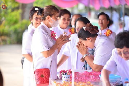 ภาพ No.132424:พิธีถวายมหาสังฆทานจันทบุรี 132 วัด บูชาธรรม 80 ปี หลวงพ่อธัมมชโย วันจันทร์ที่ 25 มีนาคม พ.ศ. 2567 ณ ศูนย์ปฏิบัติธรรมจันทบุรี