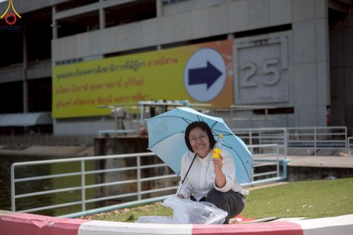 ภาพ No.220419:วันที่ 23-25 เมษายน พ.ศ. 2568 เจ้าหน้าที่และสาธุชนช่วยกัน รับบุญเก็บงานวันคุ้มครองโลก ณ วัดพระธรรมกาย