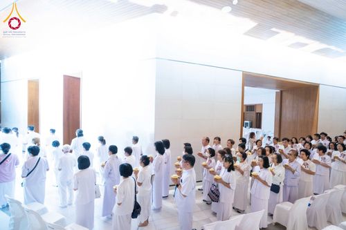 ภาพ No.174306:พิธีทอดกฐินกตัญญูบูชาธรรม ณ ศูนย์ปฏิบัติธรรมพระมงคลเทพมุนี อ.สองพี่น้อง จ.สุพรรณบุรี ในโครงการกฐินสามัคคีทั่วไทย 30,000 วัด บูชาธรรม 80 ปี หลวงพ่อธัมมชโย โดยคณะศิษยานุศิษย์วัดพระธรรมกาย วันที่ 10 พฤศจิกายน พ.ศ. 2567