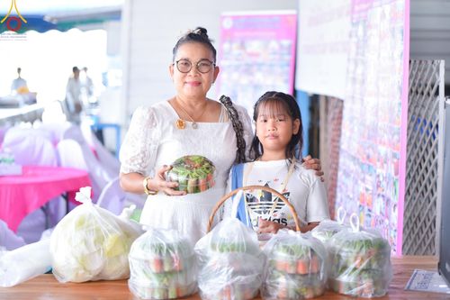 ภาพ No.142960:พิธีทอดผ้าป่าสามัคคีเพื่อสมทบทุนสร้างหอฉัน ๑๑๓ ปี  คุณยายอาจารย์มหารัตนอุบาสิกาจันทร์ขนนกยูง ครั้งที่ ๙ วันอาทิตย์ที่ ๓๐  มิถุนายน พ.ศ. ๒๕๖๗ ณ ศูนย์การศึกษาจอมบึง ต.รางบัว อ.จอมบึง จ.ราชบุรี