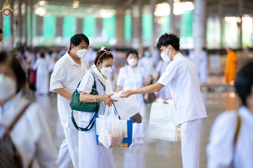 ภาพ No.75509:วัดพระธรรมกายจัด งานบุญวันอาทิตย์ต้นเดือน  มีกิจกรรมดังนี้ พิธีตักบาตร, พิธีบูชาข้าวพระ พระธรรมยาตรารับประกาศนียบัตร โครงการธรรมยาตราฯ ปีที่ 11 ในวันที่ 5 กุมภาพันธ์ พ.ศ. 2566 ณ วัดพระธรรมกาย อ.คลองหลวง จ.ปทุมธานี