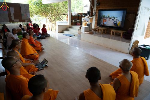 ภาพ No.140288:Photo Story มหัศจรรย์วัดดงดินแดง  EP.8  ภาพการเตรียมงาน การปฎิบัติงาน ของเหล่าผู้ทุ่มเทและเสียสละ เพื่อความสำเร็จของความมหัศจรรย์ ณ วัดดงดินแดง ต.ม่อนจอง อ.อมก๋อย จ.เชียงใหม่ วันที่ 1-7 เมษายน พ.ศ. 2567