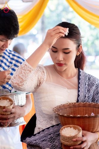 ภาพ No.175399:พิธีทอดกฐินกฐิน วัดสีชมพูวนาราม นครเวียงจันทร์ สปป.ลาว บูชาธรรม 80 ปี หลวงพ่อธัมมชโย โดยคณะศิษยานุศิษย์วัดพระธรรมกาย วันที่ 11 พฤศจิกายน พ.ศ. 2567