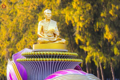 ภาพ No.104347:พระธรรมยาตราร่วมปฏิบัติธรรม และถ่ายภาพหมู่ประวัติศาสตร์ หน้ามหาวิหารพระมงคลเทพมุนี วันที่ 27 ธันวาคม พ.ศ. 2566