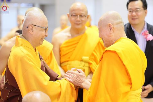 ภาพ No.124593:พิธีมอบโล่วัชรเกียรติยศ โครงการตอบปัญหาศีลธรรมเพื่อสันติภาพโลก (World-PEC) ต่างประเทศ ครั้งที่ 17 ณ ห้องแก้วสารพัดนึก 1 วัดพระธรรมกาย ในวันมาฆบูชา เสาร์ที่ 24 กุมภาพันธ์ พ.ศ. 2567