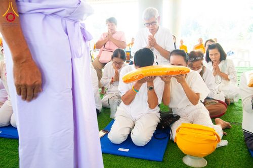 ภาพ No.181487:พิธีขอขมาผู้ปกครอง, พิธีมอบบาตรผ้าไตร, พิธีบรรพชาสามเณร โดยพระครูวิบูลย์เจติยาทร รองเจ้าคณะจังหวัดลำพูน ณ ธุดงคสถานลำพูน ต.เหล่ายาว  อ.บ้านโฮ่ง จ.ลำพูน วันที่ 5 ธันวาคม พ.ศ. 2567