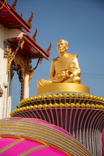 ภาพ No.107814:พิธีต้อนรับพระธรรมยาตรา ในโครงการธรรมยาตรากตัญญูบูชา มหาปูชนียาจารย์ พระมงคลเทพมุนี(สด จนฺทสโร) พระผู้ปราบมาร อนุสรณ์สถาน 7 แห่ง ปีที่ 12 วันที่ 7 มกราคม พ.ศ. 2567 ณ อนุสรณ์สถานคลองบางนางแท่น  อ.สามพราน จ.นครปฐม