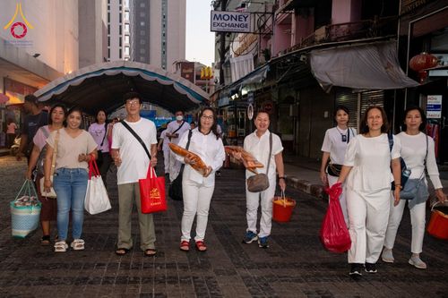 ภาพ No.147819:มหาสังฆทานครั้งยิ่งใหญ่ ตักบาตรพระ 10,000 รูป คณะสงฆ์ 4 ประเทศ 14 จังหวัดภาคใต้ วันอาทิตย์ที่ 11 สิงหาคม พ.ศ. 2567 ณ นิพัทธ์อุทิศ 3 ใจกลางนครหาดใหญ่ จ.สงขลา