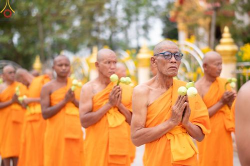 ภาพ No.101090:พิธีอุปสมบทหมู่ ในโครงการอุปสมบทบูชาธรรม มหาปูชนียาจารย์ พ.ศ. 2566 ณ วัดท่าเกวียน อำเภอพนมสารคาม จังหวัดฉะเชิงเทรา วันที่ 5 ธันวาคม พ.ศ. 2566