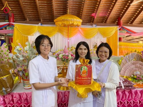 ภาพ No.181737:พิธีทอดกฐิน ณ วัดท่าทอง ต.ปากน้ำ  อ.เดิมบางนางบวช จ.สุพรรณบุรี ในโครงการทอดกฐินสามัคคีทั่วไทย 30,000 วัด บูชาธรรม 80 ปี หลวงพ่อธัมมชโย โดยคณะศิษยานุศิษย์วัดพระธรรมกาย วันที่ 2 พฤศจิกายน พ.ศ. 2567