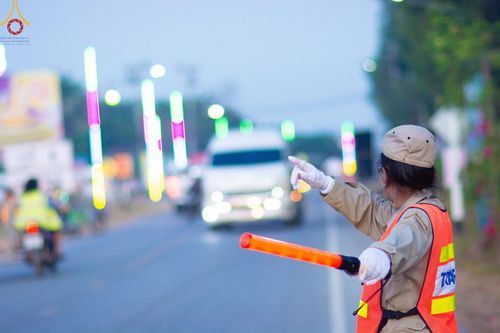 ภาพ No.107489:พิธีตักบาตรพระธรรมยาตราฯ ในโครงการธรรมยาตรากตัญญูบูชา มหาปูชนียาจารย์ พระมงคลเทพมุนี(สด จนฺทสโร) พระผู้ปราบมาร ปีที่ 12 ณ อนุสรณ์สถานมหาวิหารพระมงคลเทพมุนี อ.สองพี่น้อง จ.สุพรรณบุรี วันที่ 7 มกราคม พ.ศ. 2567