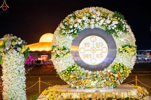 ภาพ No.160943:พิธีฉลองชัยสวดมนต์บทธัมมจักกัปปวัตนสูตร ครบ 6,788,140,140 จบ ณ มหารัตนวิหารคด วัดพระธรรมกาย วันที่ 10 ตุลาคม พศ. 2567