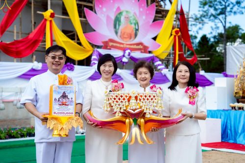 ภาพ No.258257:วันที่ 13 ตุลาคม พ.ศ. 2568 พิธีทอดกฐินสามัคคีทั่วไทย 30,000 วัด โดยคณะศิษยานุศิษย์ บูชาธรรม 81 ปี หลวงพ่อธัมมชโย ณ วัดทุ่งเจริญธรรม อ.อมก๋อย จ.เชียงใหม่