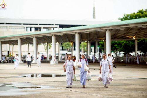 ภาพ No.240352:วันพุธที่ 27 สิงหาคม พ.ศ. 2568 พิธีตักบาตร ในวันธรรมชัย ณ วัดพระธรรมกาย จ.ปทุมธานี