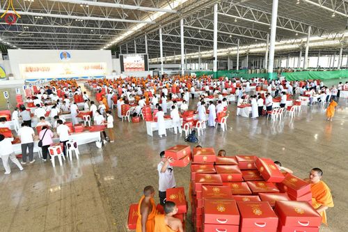 ภาพ No.210827:วันที่ 15 มีนาคม พ.ศ. 2568  บุญบรรจุกล่องไทยธรรม เพื่อถวายแด่พระสังฆาธิการ 40,000 กว่าวัดทั่วไทย ในวันคุ้มครองโลก 22 เมษายน พ.ศ. 2568