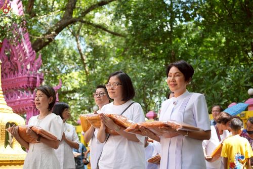 ภาพ No.252020:วันที่ 11 ตุลาคม พ.ศ. 2568 พิธีทอดกฐินสามัคคีทั่วไทย 30,000 วัด โดยคณะศิษยานุศิษย์ บูชาธรรม 81 ปี หลวงพ่อธัมมชโย ณ วัดสร่างโศก อ.บ้านหมอ จ.สระบุรี