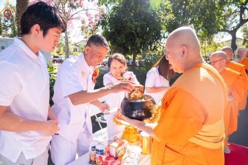 ภาพ No.100277:พิธีทอดกฐินบรมจักรพรรดิ ณ วัดพระธรรมกายแคลิฟอร์เนีย เมืองอาซูซ่า รัฐแคลิฟอร์เนีย ประเทศสหรัฐอเมริกา วันอาทิตย์ที่ 12 พฤศจิกายน พ.ศ. 2566