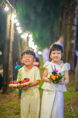 ภาพ No.170251:พิธีลอยกระทงธรรม ณ สระเศรษฐีทะเลบุญ มหาวิหารพระมงคลเทพมุนีฯ วัดพระธรรมกาย วันศุกร์ที่ 15 พฤศจิกายน พ.ศ.2567 (วันเพ็ญ 15 ค่ำ เดือน 12)