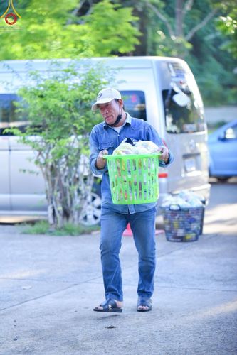 ภาพ No.217513:วันอาทิตย์ที่ 13 เมษายน พ.ศ. 2568 พิธีตักบาตรฉลองสามเณรใหม่ ศูนย์ปฏิบัติธรรมเขาคิชฌกูฏ โครงการบรรพชาสามเณรภาคฤดูร้อน