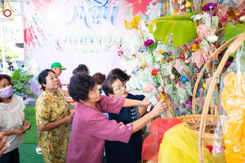 ภาพ No.92897:พิธีทอดกฐินสามัคคีทั่วไทย 5,000 วัด โดยคณะศิษยานุศิษย์วัดพระธรรมกาย  น้อมบูชาธรรม 79 ปี หลวงพ่อธัมมชโย  ณ วัดเตาปูน จ.ชลบุรี วันที่ 8 พฤศจิกายน พ.ศ. 2566