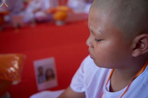 ภาพ No.67929:พิธีขอขมามอบผ้าไตรและบาตร แด่นาคธรรมทายาท ณ ประเทศอินโดนีเซีย เมื่อวันที่ 17 ธันวาคม พ.ศ. 2565