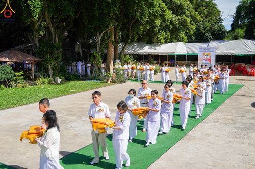 ภาพ No.142318:พิธีทอดผ้าป่าเพื่องานพระพุทธศาสนา , พิธีเจริญพระพุทธมนต์ , พิธีถวายสังฆทานแด่คณะสงฆ์ น้อมบูชาธรรม 80 ปี หลวงพ่อธัมมชโย และครบรอบ 12 ปี ธรรมอุทยานบ้านแป้ง อำเภอพรหมบุรี จังหวัดสิงห์บุรี ในวันเสาร์ที่ 22 มิถุนายน พ.ศ. 2567